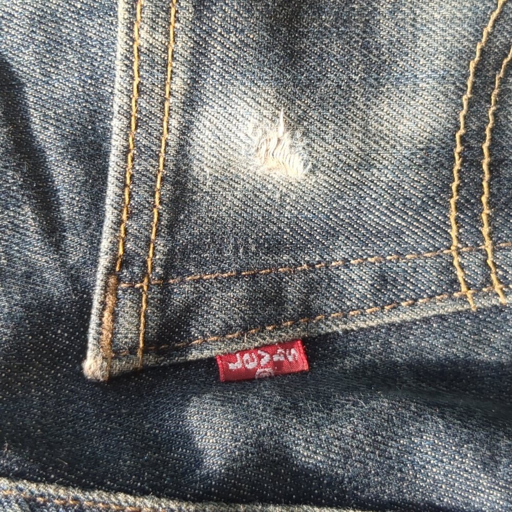 Levi 527 31 W x 30 L denim jeans